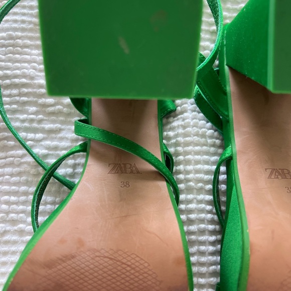 Green Square Toe Platform Sandals - Picture 3 of 7